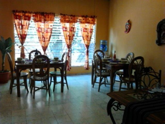 Dona Marta Bed & Breakfast 2*