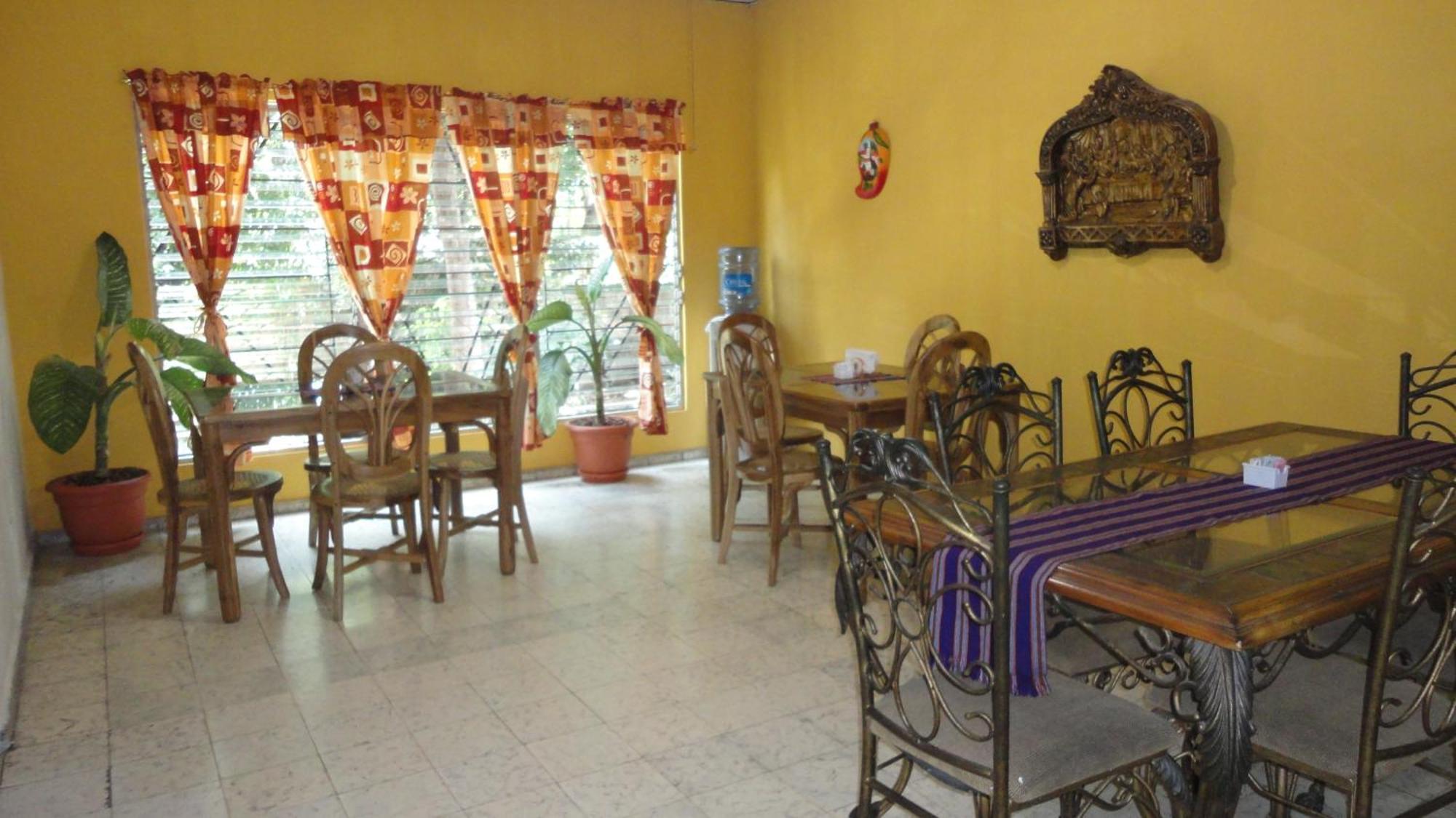 Dona Marta Bed & Breakfast San Salvador